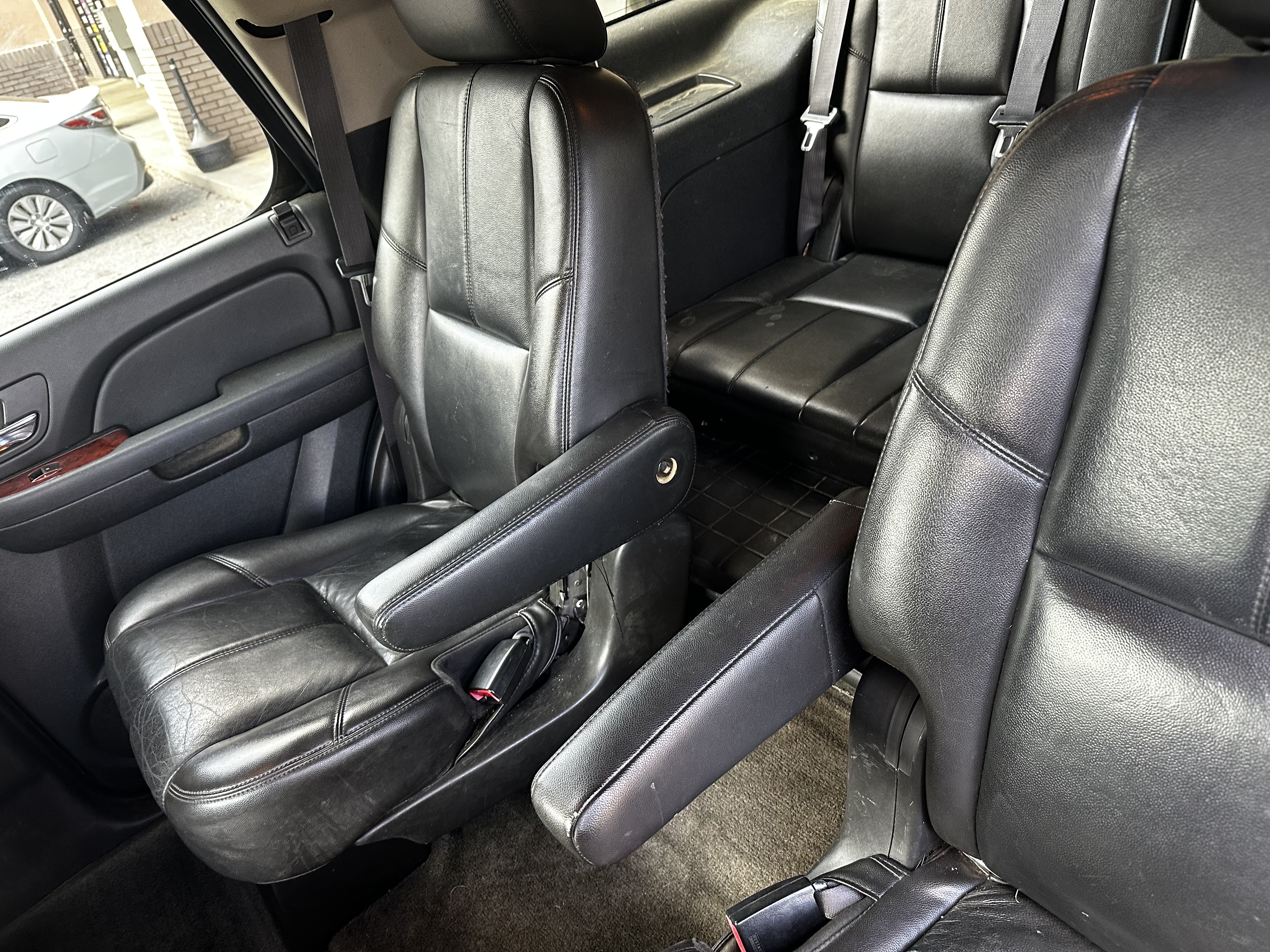 Used 2011 Chevrolet Tahoe LT RWD image 10