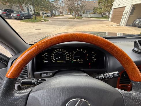 Used 2002 Lexus LX 470 4WD image 6