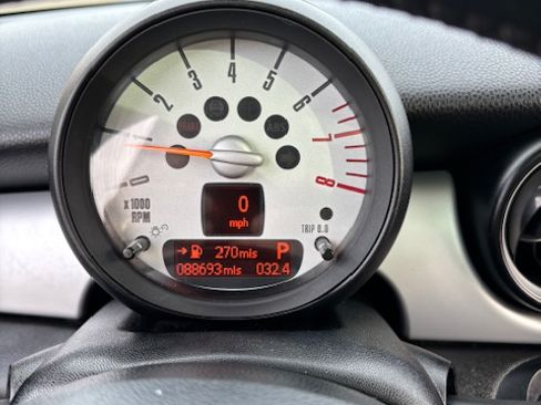 Used 2011 MINI Cooper Hardtop image 10