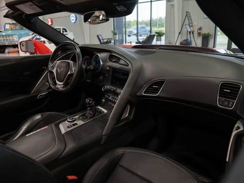 Used 2015 Chevrolet Corvette Z06 w/ 3LZ Preferred Equipment Group RWD image 30