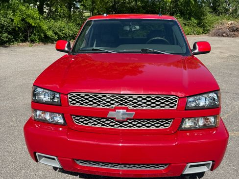 Used 2004 Chevrolet Silverado 1500 SS AWD/4WD image 2