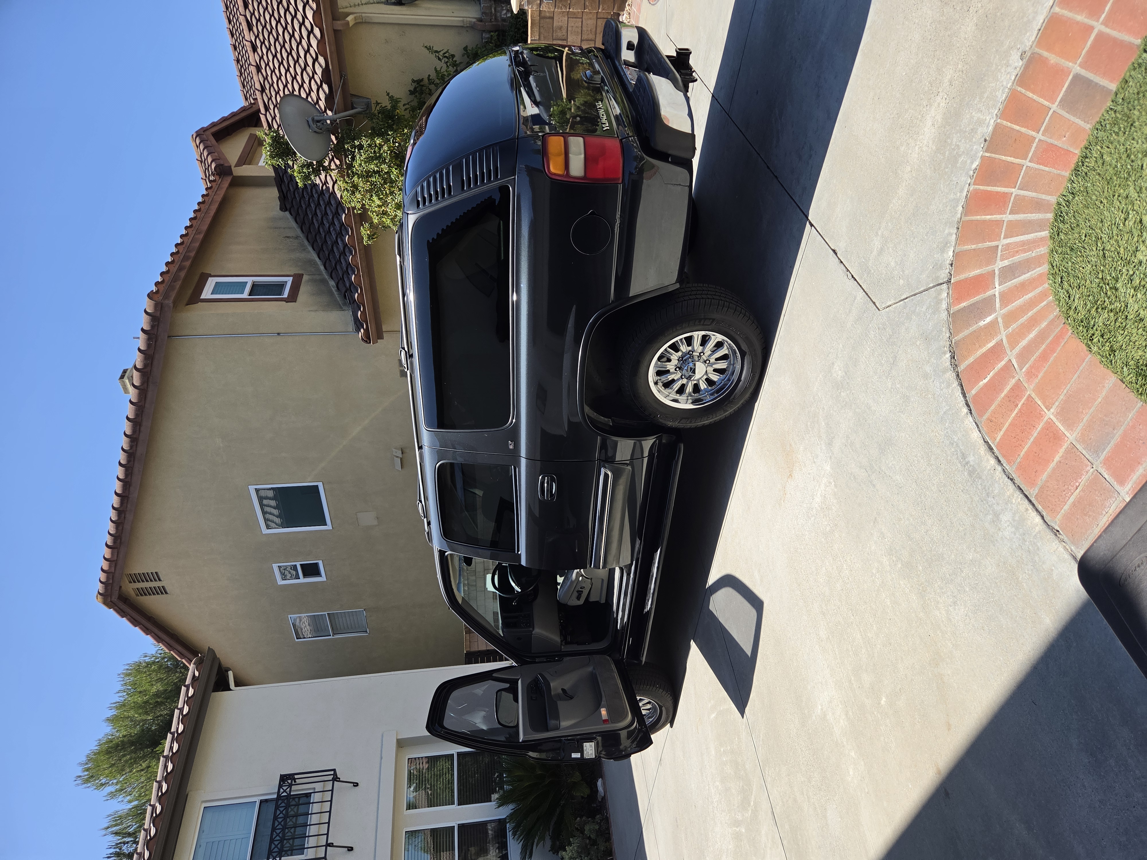 Used 2003 GMC Yukon XL 2500 SLT w/ 1SD Preferred Equipment Group RWD image 8