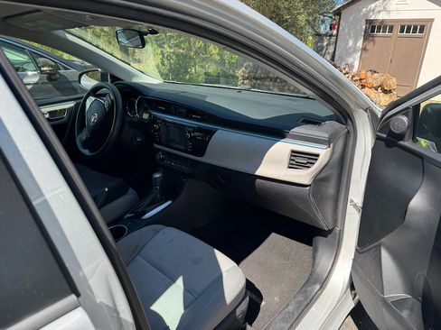 Used 2016 Toyota Corolla LE image 11