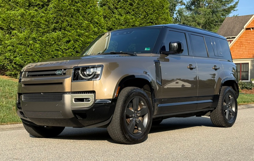 Used 2021 Land Rover Defender 110 X-Dynamic HSE AWD/4WD image 1