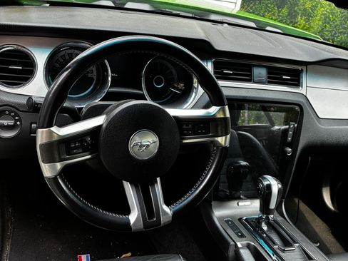 Used 2013 Ford Mustang Premium RWD image 13