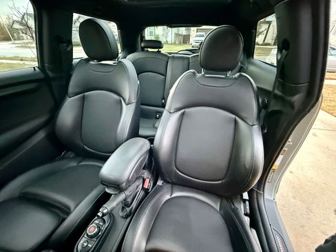 Used 2015 MINI Cooper 2-Door Hardtop image 10