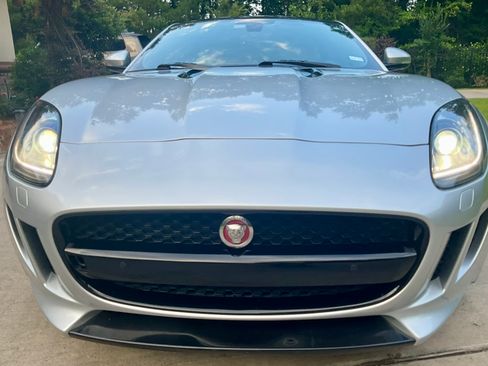 Used 2016 Jaguar F-TYPE Coupe RWD image 10
