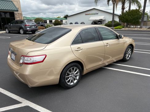 Used 2010 Toyota Camry Hybrid FWD image 4