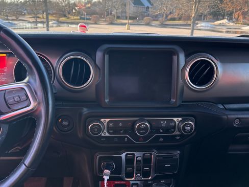 Used 2022 Jeep Wrangler Unlimited Rubicon 4xe w/ Steel Bumper Group image 11