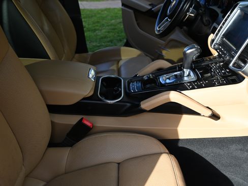 Used 2018 Porsche Cayenne S AWD/4WD image 14