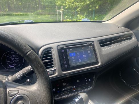 Used 2016 Honda HR-V EX-L image 10