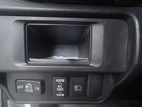 Used 2019 Toyota Tacoma TRD Off-Road w/ Technology Package AWD/4WD image 25