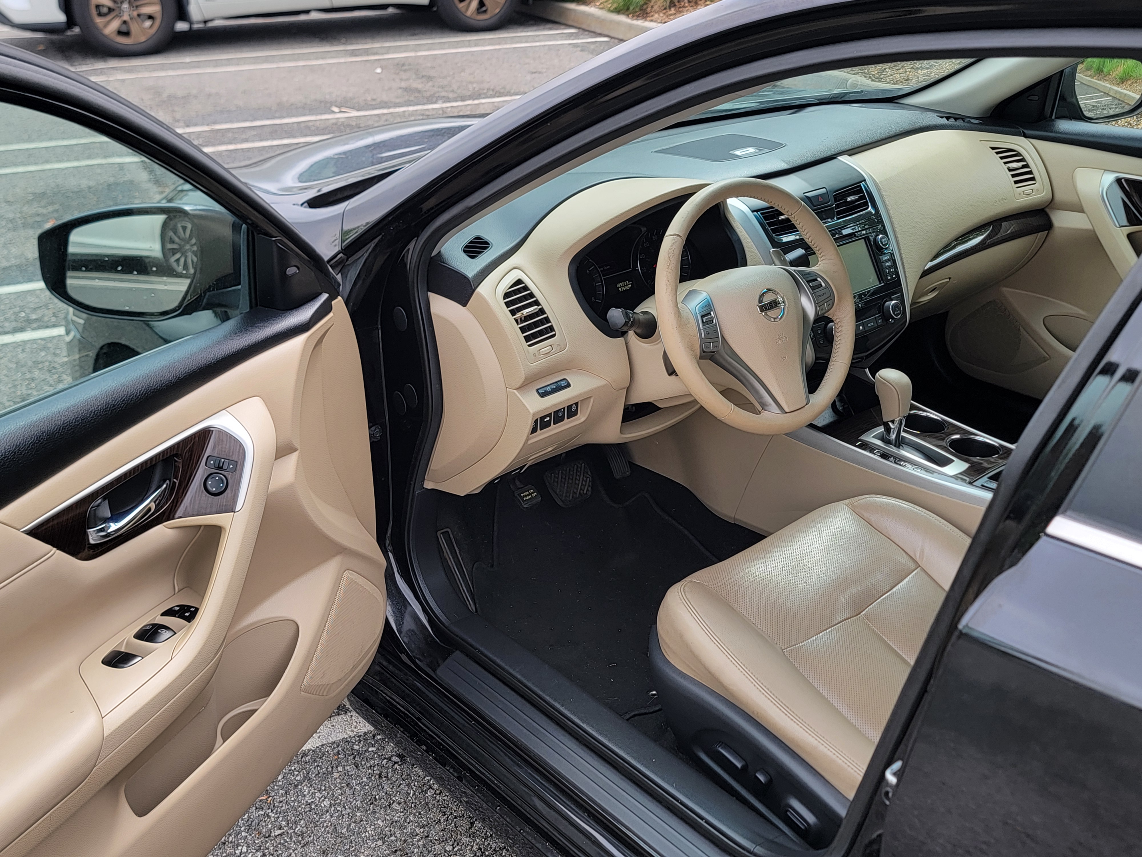 Used 2015 Nissan Altima 3.5 SL FWD image 8