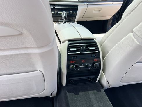 Used 2015 BMW 750Li xDrive AWD/4WD image 14