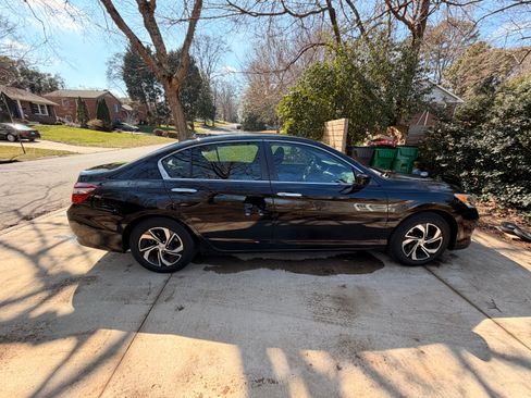 Used 2016 Honda Accord LX image 1