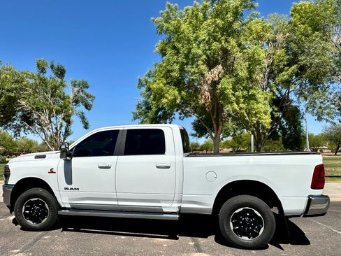 Used 2025 RAM 3500 Laramie AWD/4WD image 1