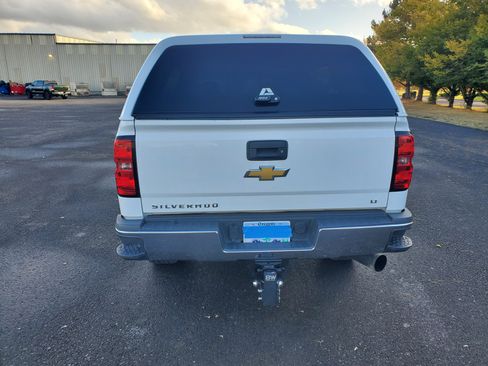 Used 2015 Chevrolet Silverado 2500 LT w/ Z71 Package, Off-Road image 9