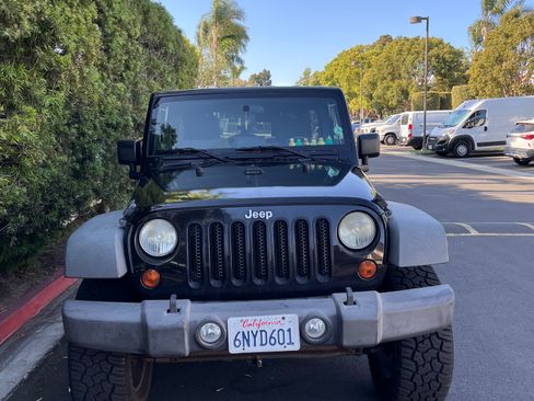 Used 2010 Jeep Wrangler Unlimited Sport AWD/4WD image 10