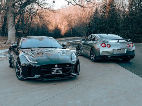 Used 2017 Jaguar F-TYPE SVR AWD/4WD image 17