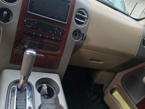 Used 2006 Ford F150 Lariat image 11