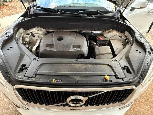 Used 2019 Volvo XC90 T5 Momentum w/ Multimedia Package image 21