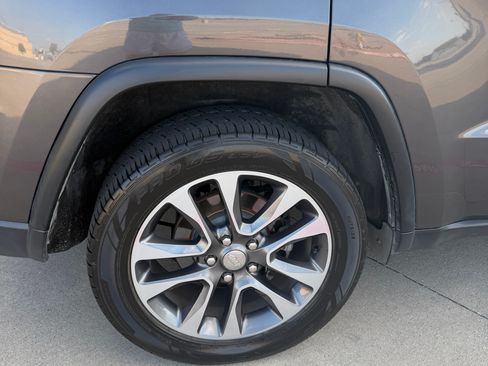 Used 2018 Jeep Grand Cherokee Limited w/ Luxury Group II AWD/4WD image 23