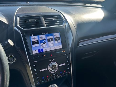 Used 2019 Ford Explorer Platinum image 10