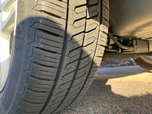 Used 2019 Ford Fiesta SE image 2