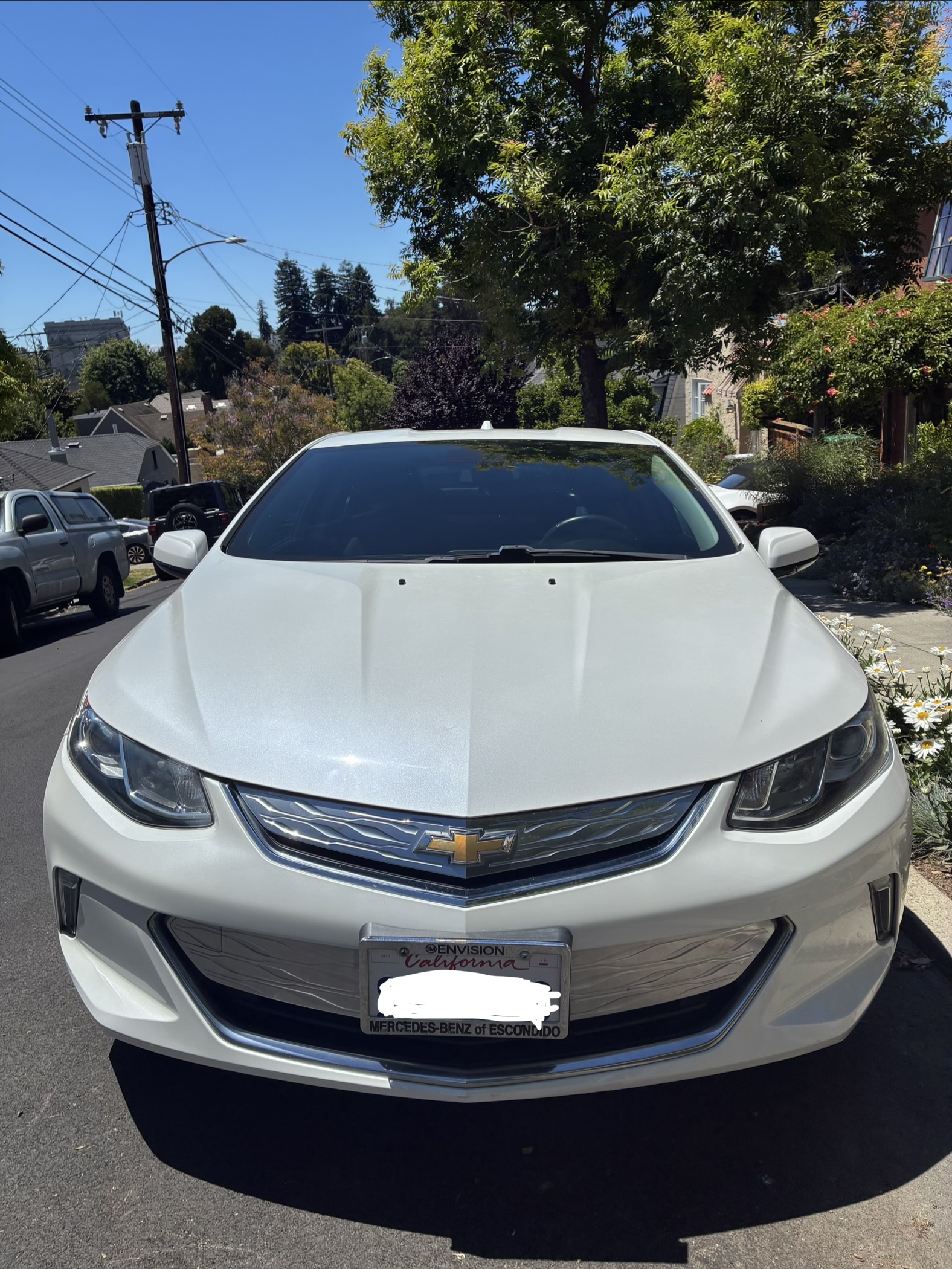 Used 2017 Chevrolet Volt LT w/ Comfort Package FWD image 2