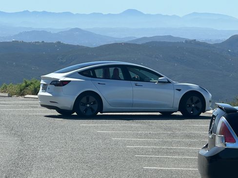 Used 2022 Tesla Model 3 image 13