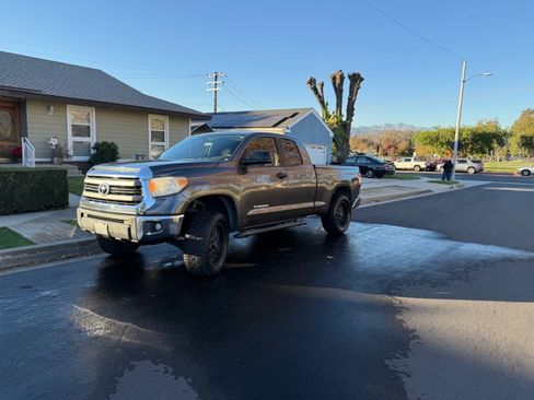 Used 2015 Toyota Tundra SR5 image 1