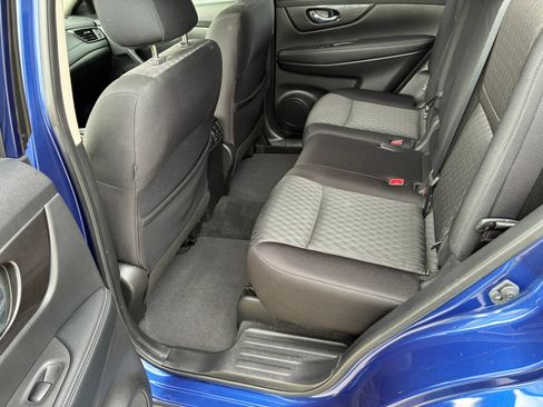 Used 2020 Nissan Rogue SV image 10