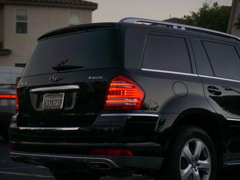 Used 2011 Mercedes-Benz GL 450 4MATIC image 5
