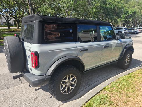 Used 2023 Ford Bronco Badlands image 5