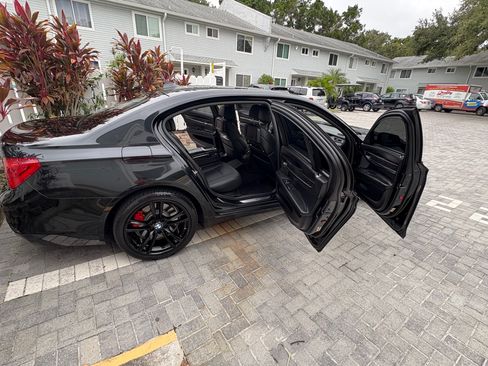 Used 2010 BMW 760Li image 2