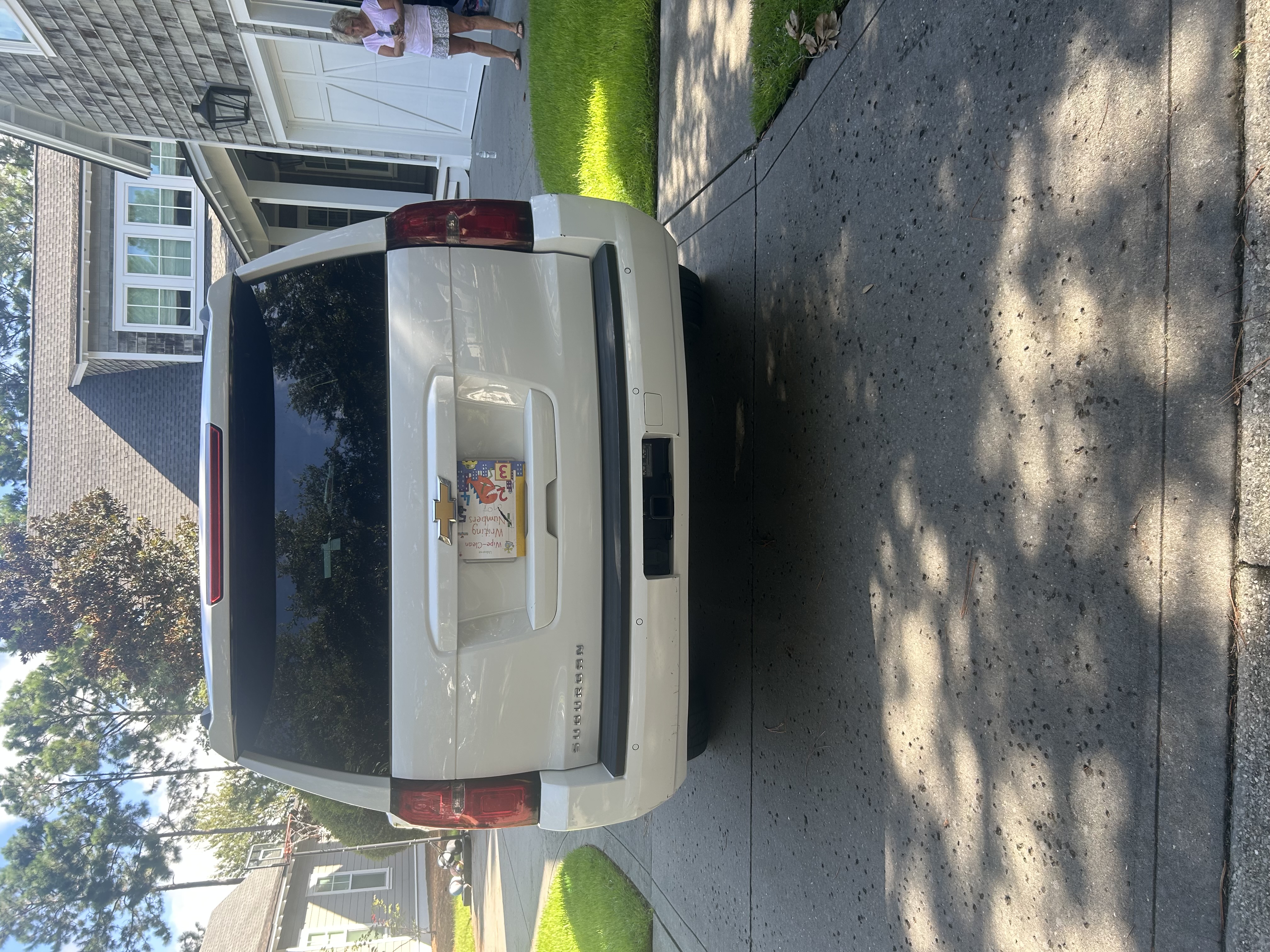 Used 2019 Chevrolet Suburban LT RWD image 6