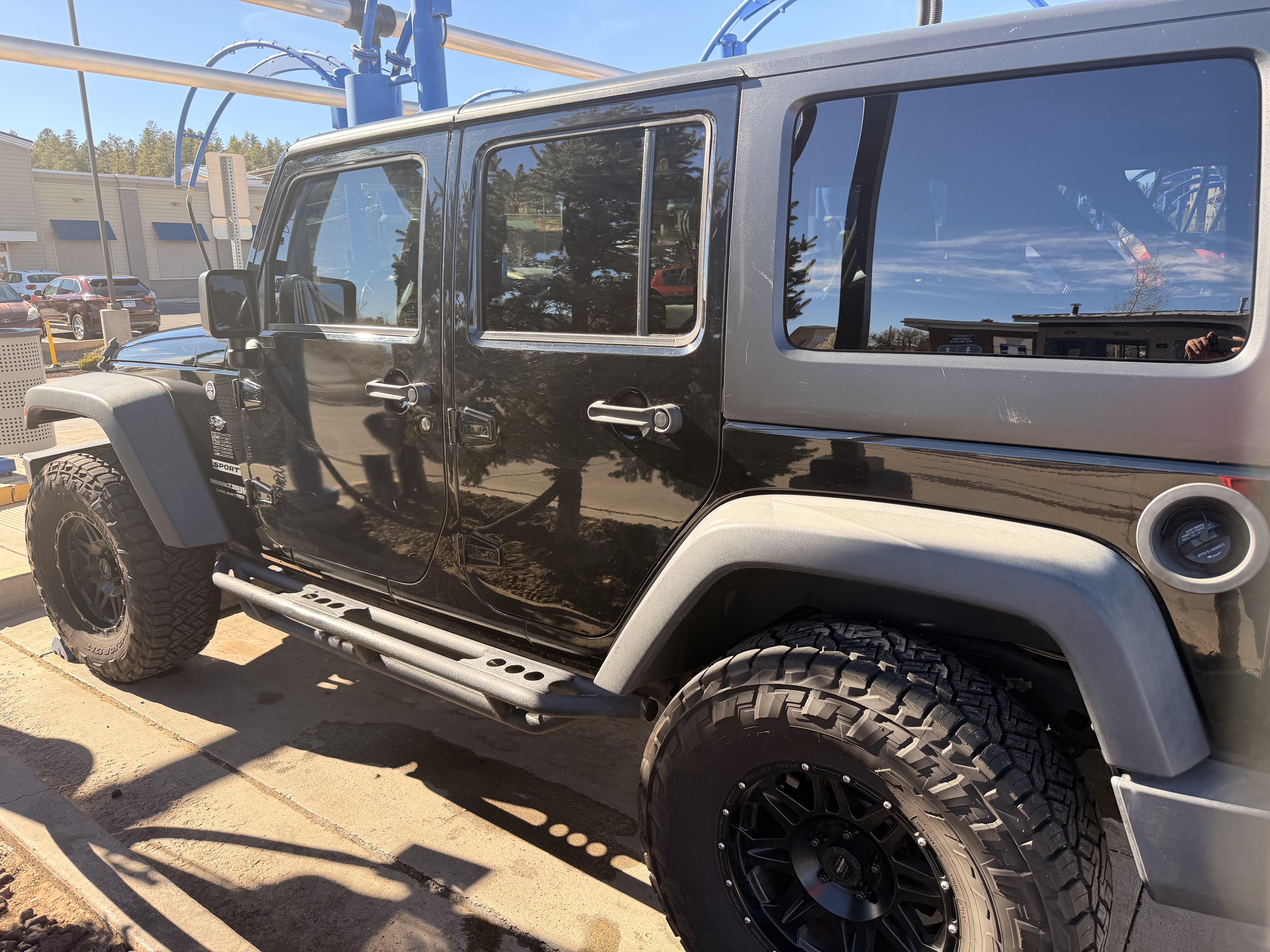 Used 2018 Jeep Wrangler Unlimited Sport w/ Connectivity Group AWD/4WD image 2