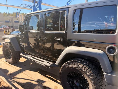 Used 2018 Jeep Wrangler Unlimited Sport w/ Connectivity Group AWD/4WD image 2