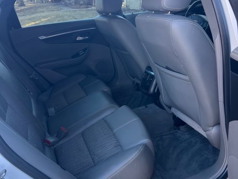 Used 2016 Chevrolet Impala LT image 20