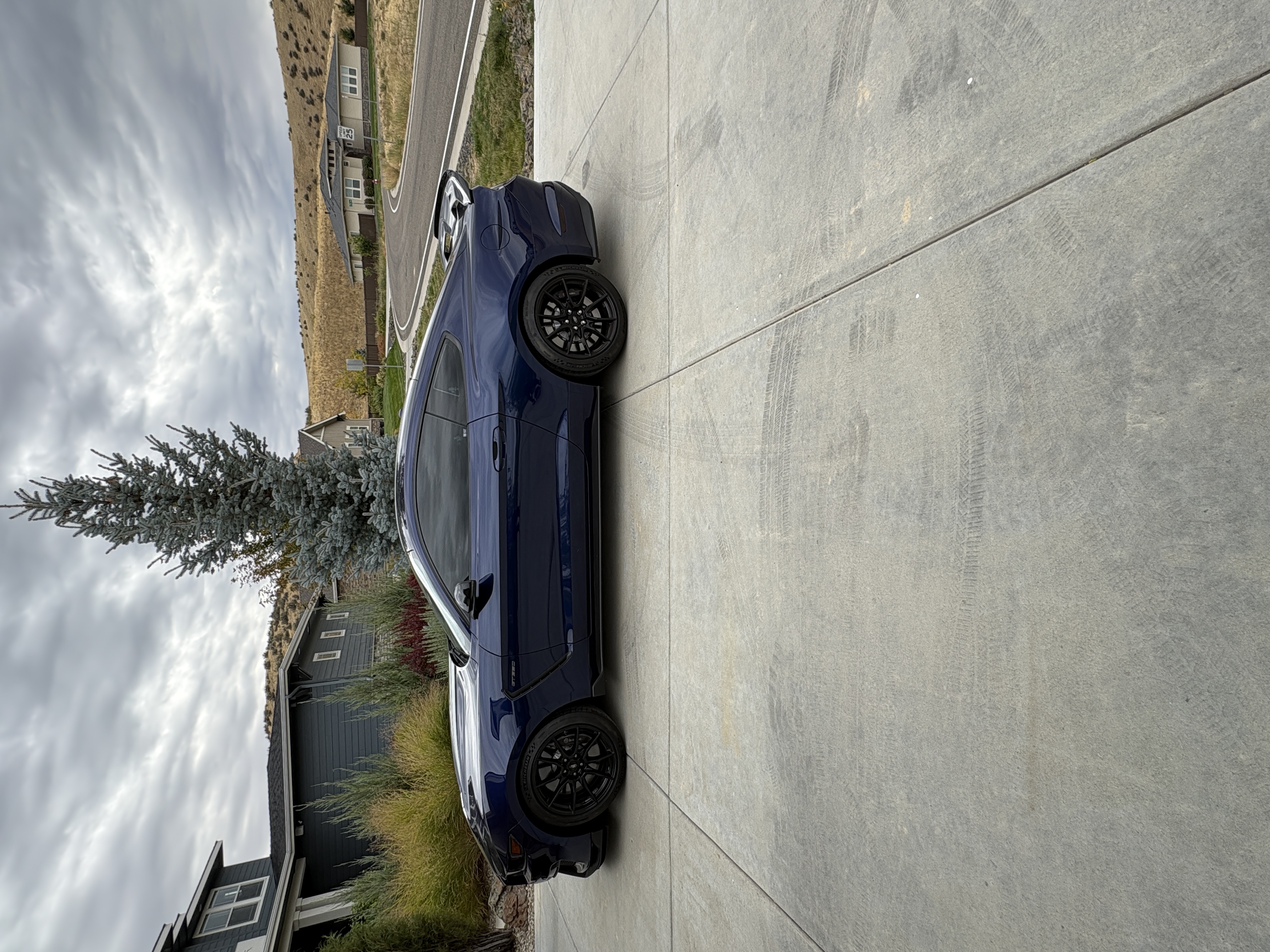 Used 2020 Ford Mustang Shelby GT350 w/ Technology Package RWD image 5