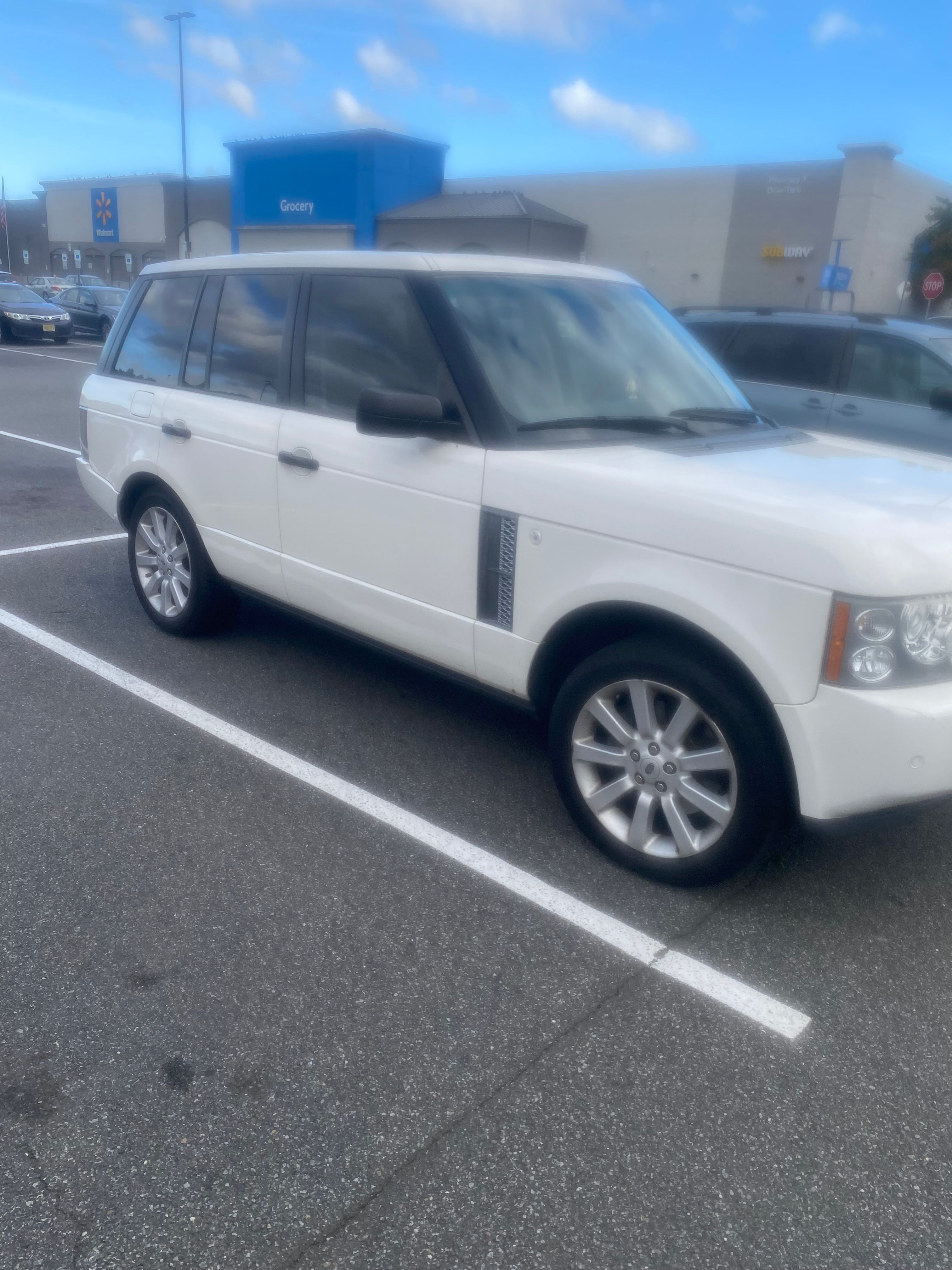 Used 2008 Land Rover Range Rover Supercharged AWD/4WD image 2