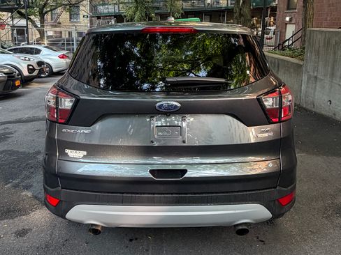 Used 2017 Ford Escape SE AWD/4WD image 8