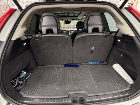 Used 2021 Volvo XC90 T6 Momentum w/ Advanced Package image 10