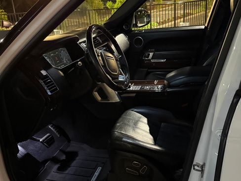 Used 2014 Land Rover Range Rover Supercharged image 10