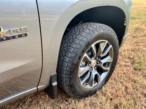 Used 2025 Chevrolet Silverado 1500 LT w/ Texas Edition Plus RWD image 19