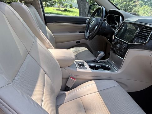 Used 2019 Jeep Grand Cherokee Limited w/ Luxury Group II AWD/4WD image 6