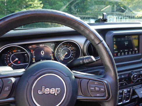 Used 2019 Jeep Wrangler Unlimited Sport S AWD/4WD image 11