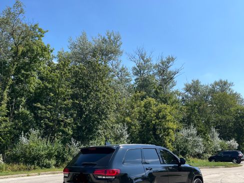 Used 2018 Jeep Grand Cherokee SRT image 4