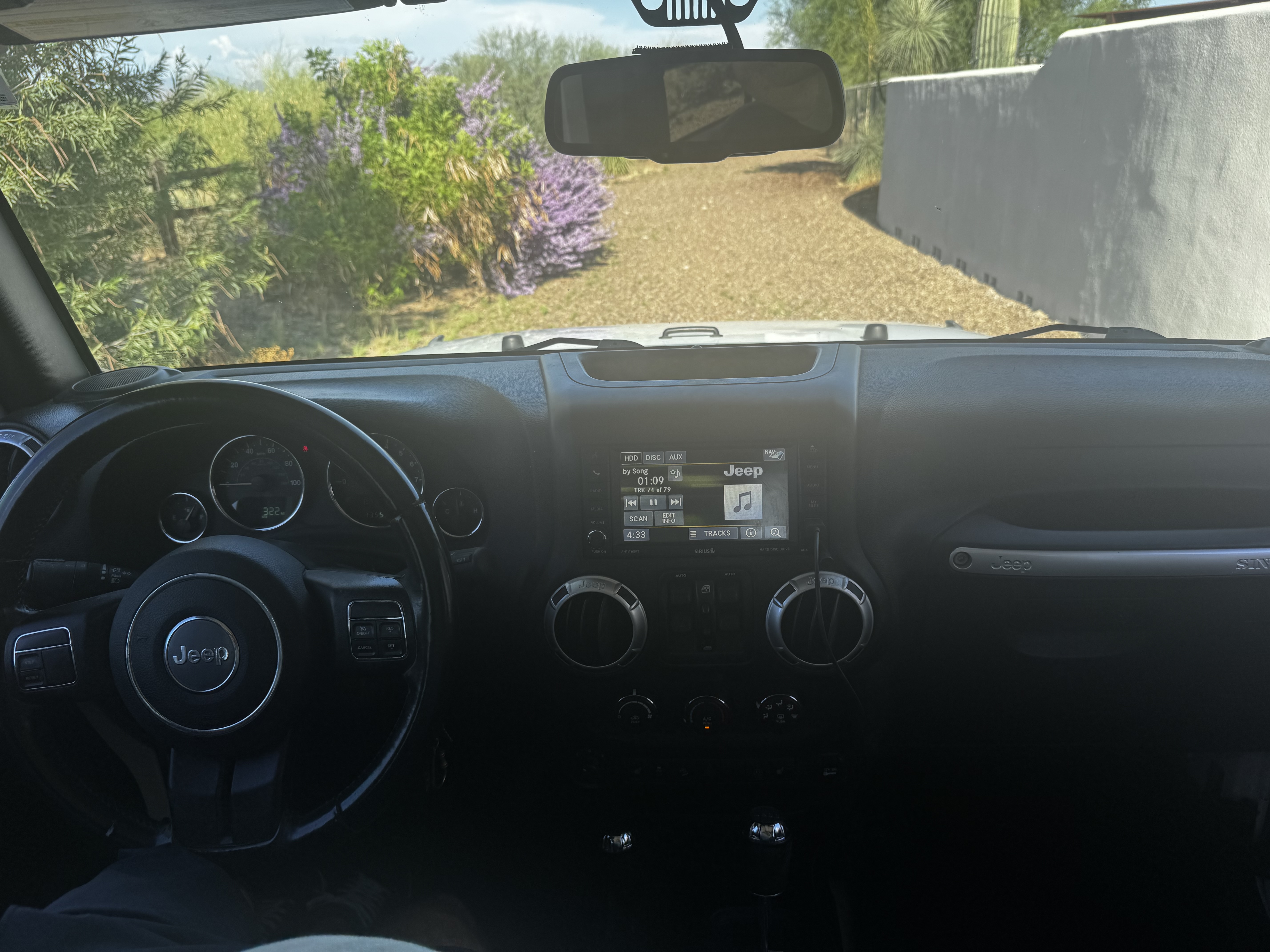 Used 2015 Jeep Wrangler Unlimited Sahara AWD/4WD image 14