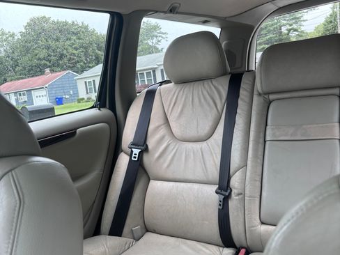 Used 2005 Volvo V70 2.4 FWD image 25